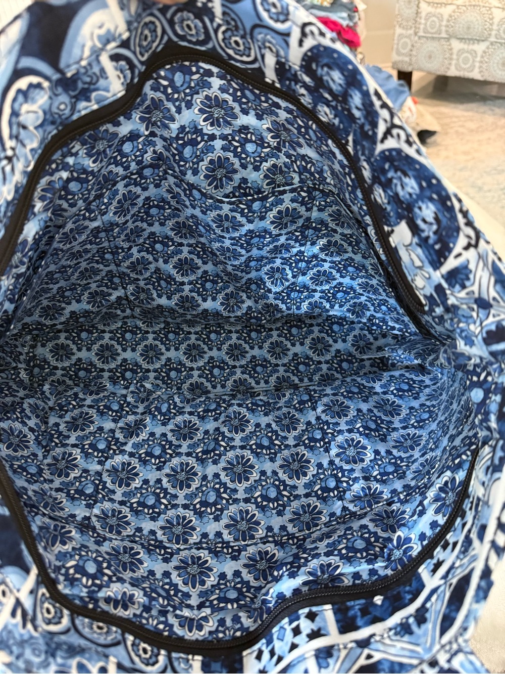 Vera Bradley Women's Cotton Vera Tote Bag Island Tile Blue NEW Retail $120 - Picture 4 of 6